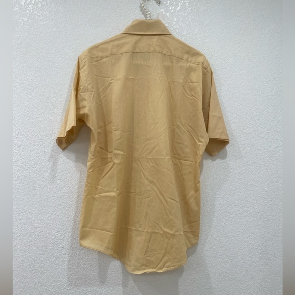 Mcdonald’s 1976 vintage button down short sleeve shirt - Picture 5 of 8